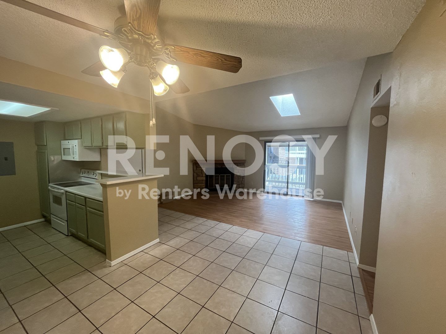 Comfort, Convenience, and Style—Your New Aurora Home Awaits! – photo 5