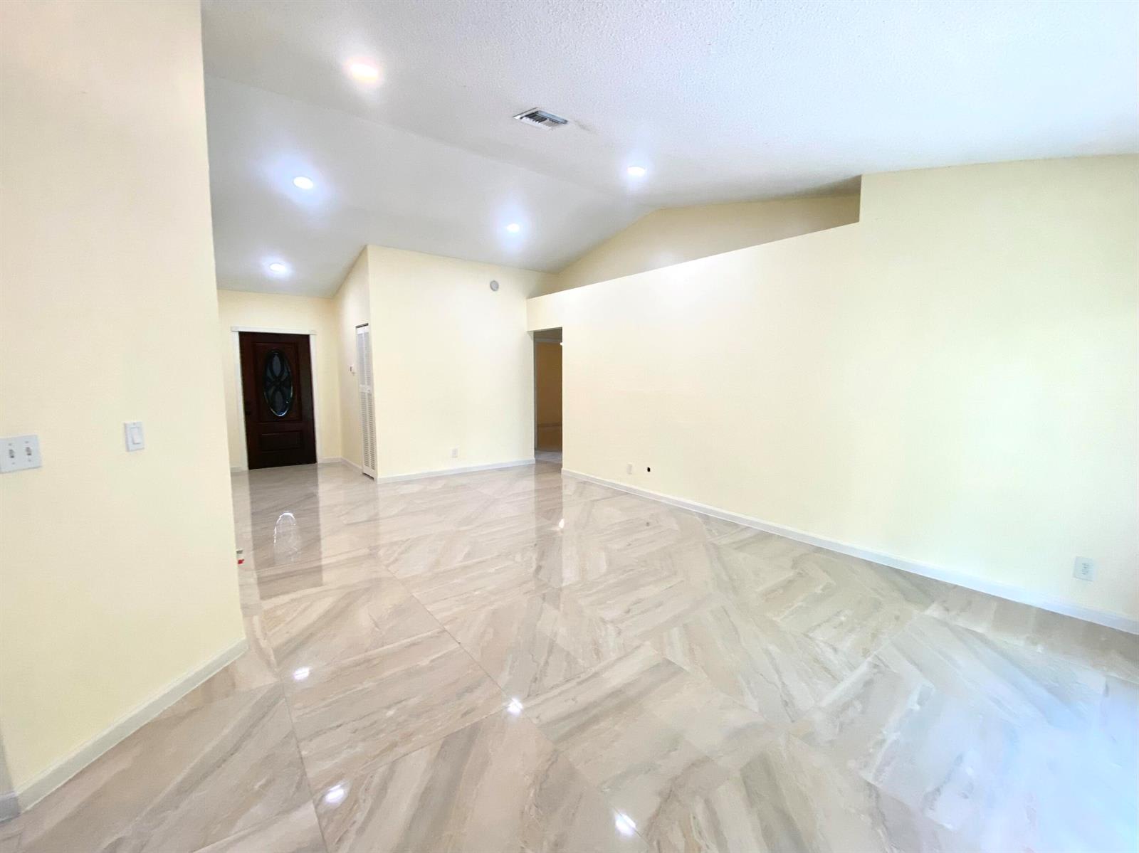 5314 Blueberry Hill Avenue – photo 2