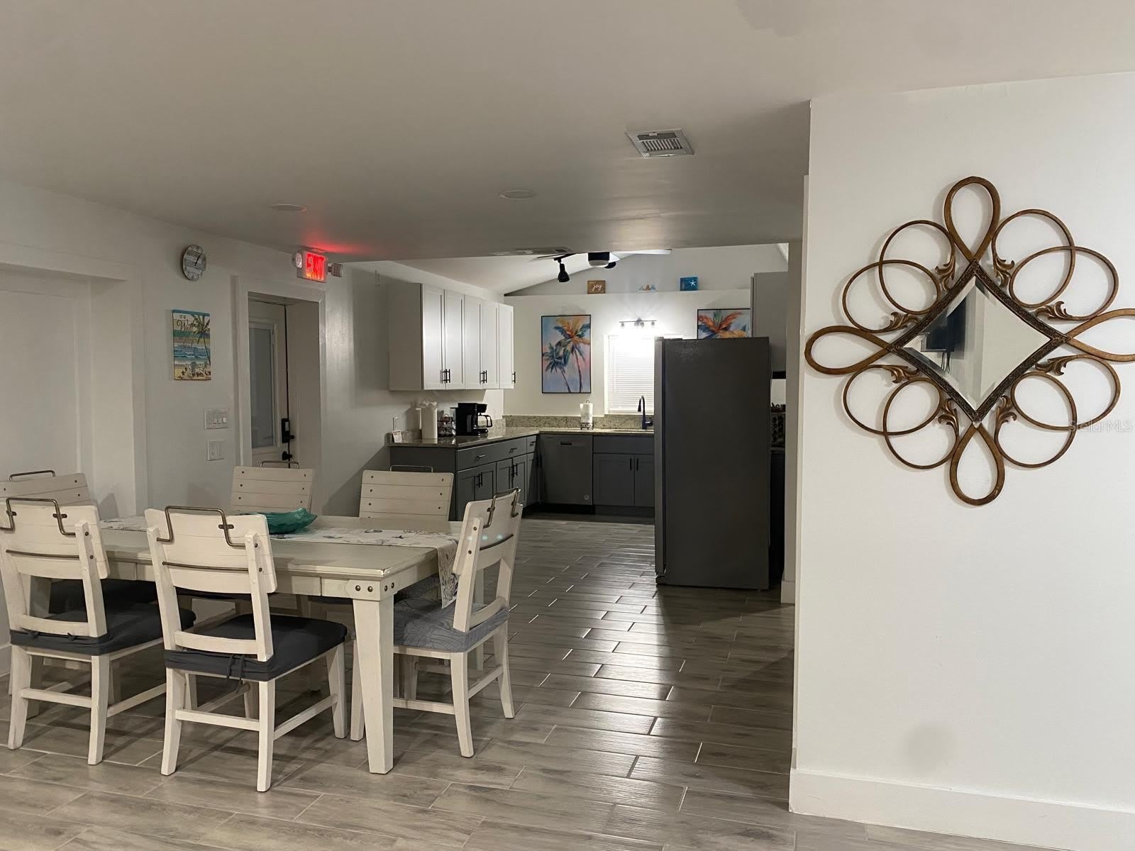 9921 Vaughn Street – photo 2