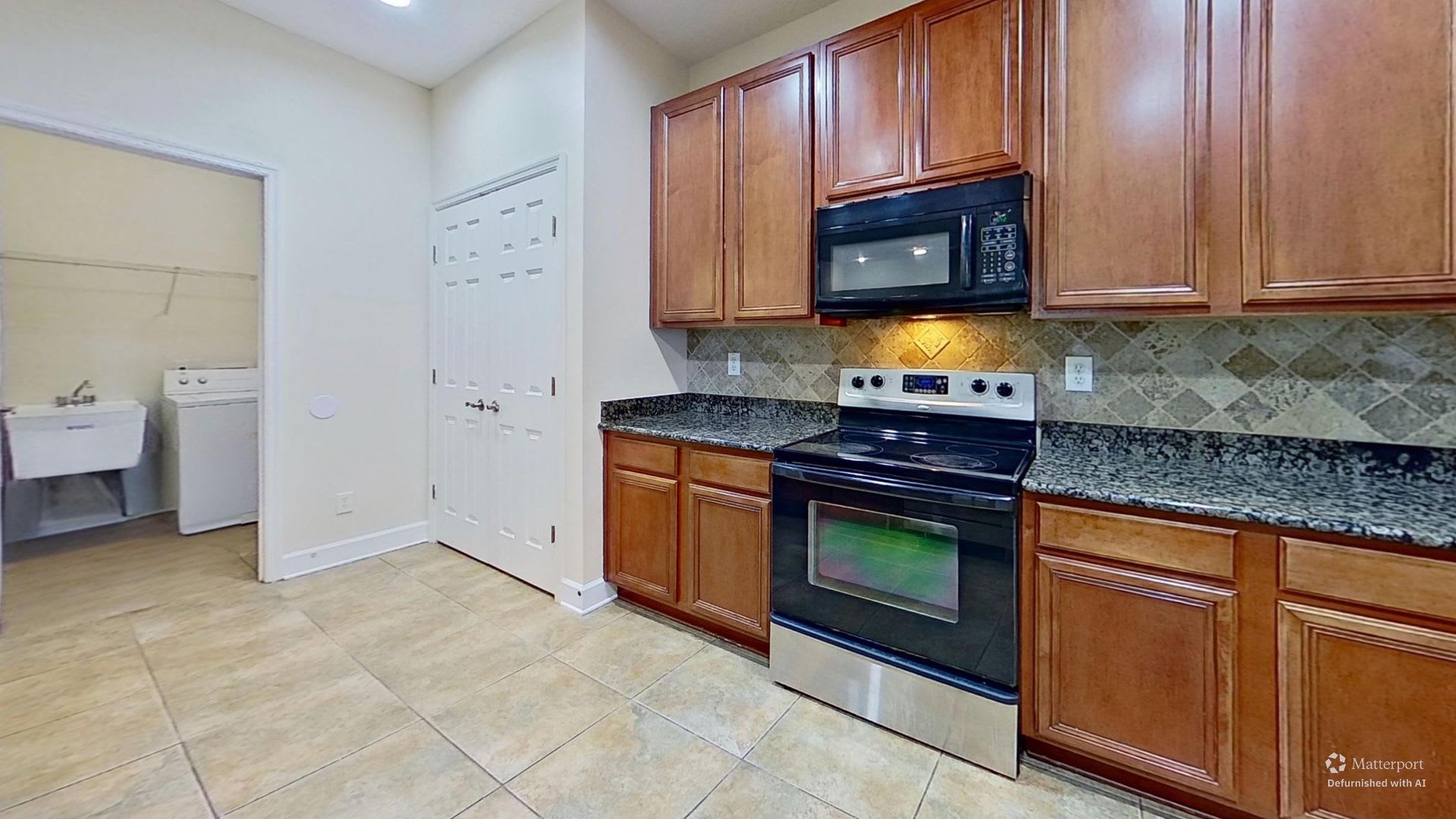 Room for Everyone in This Stunning 6-Bedroom Home! – photo 3
