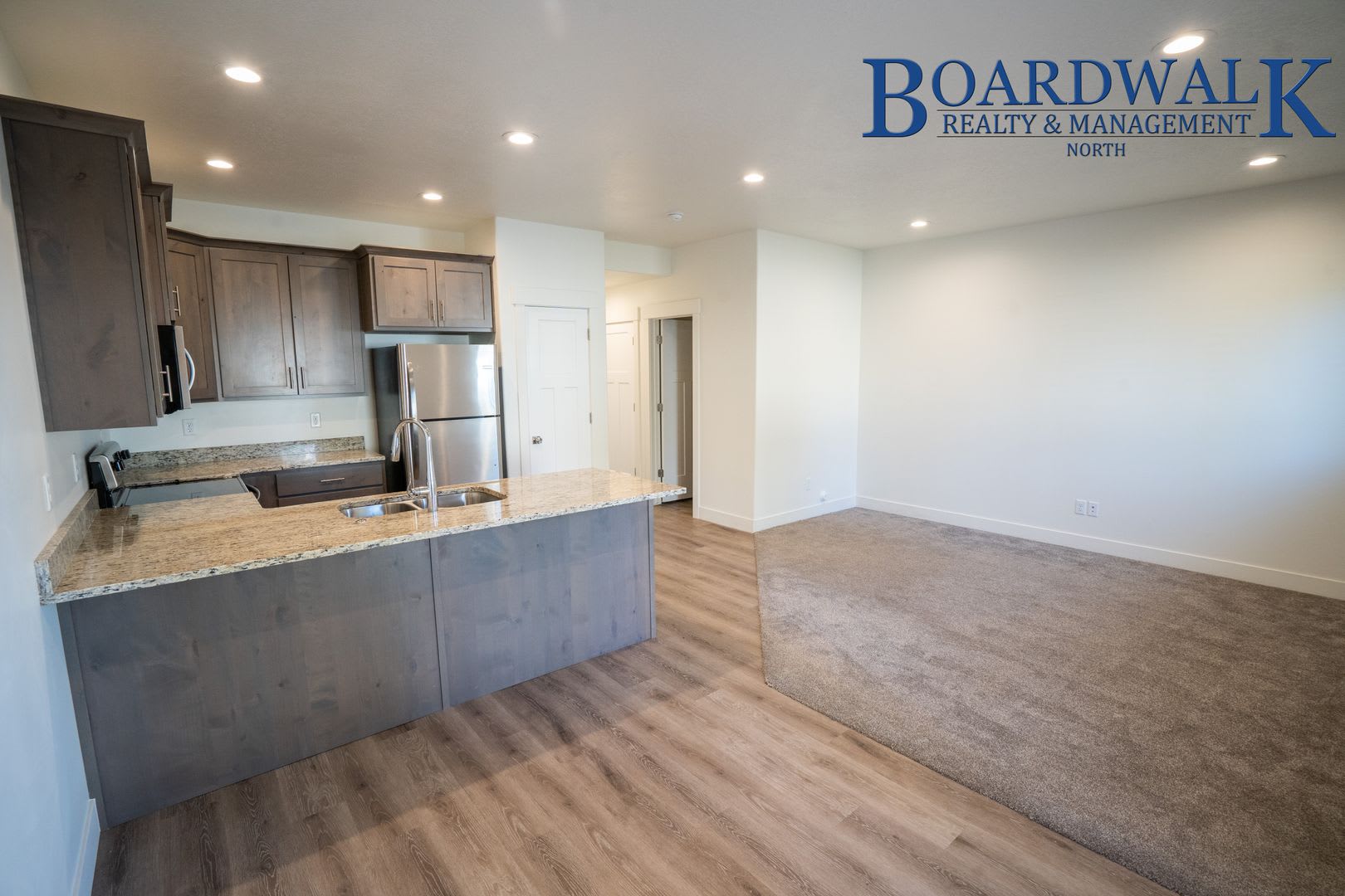 Great 3 Bedroom Townhome with Garage – photo 5