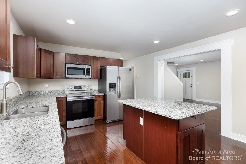 2 Maple Vlg Court – photo 5