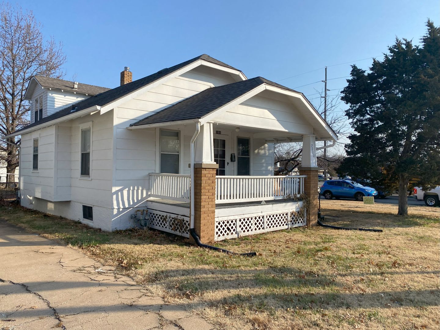 2+BR Across the street from Washburn University. Perfect for students or professor – photo 3