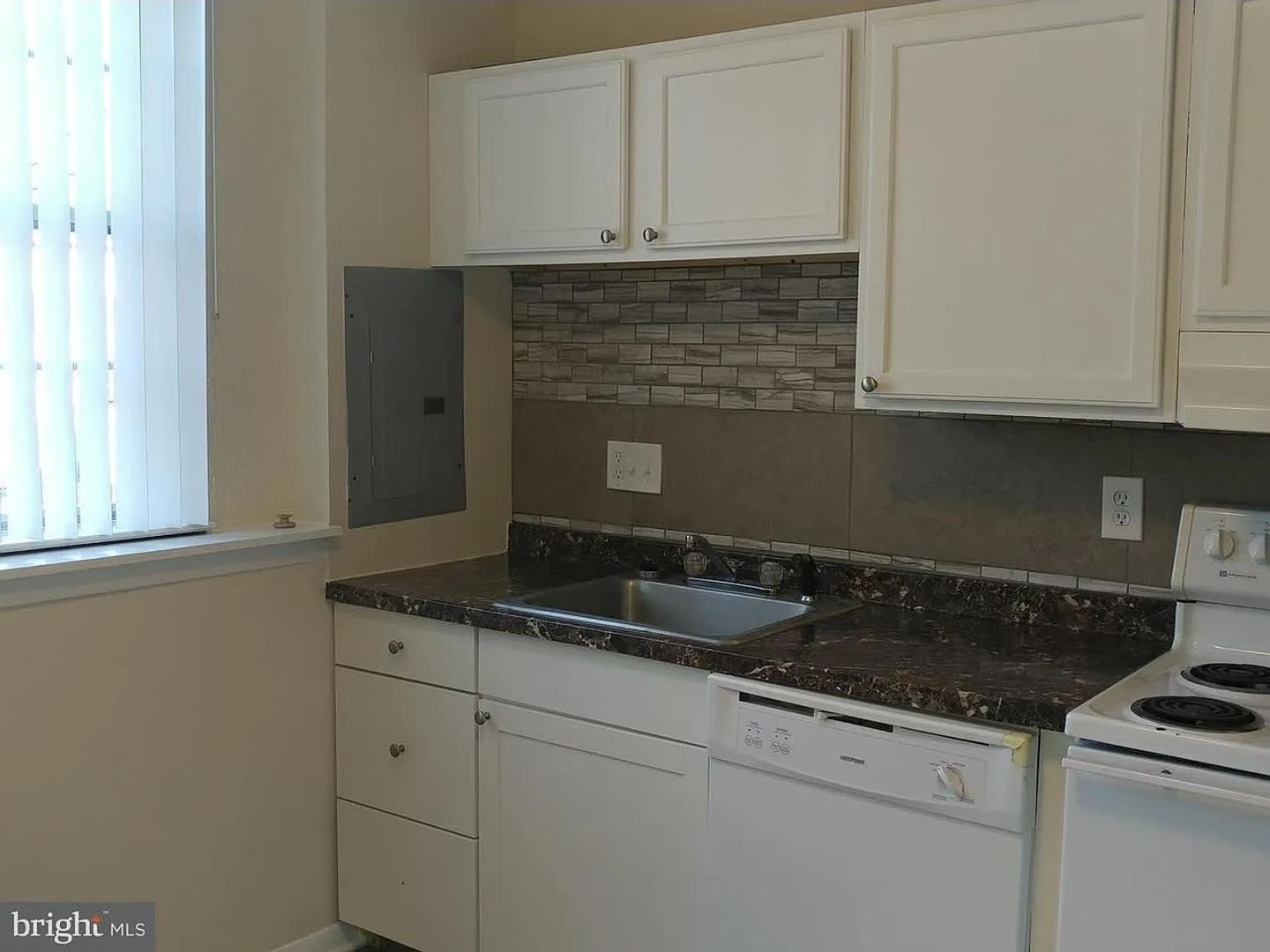 3 Bedroom 1.5 Bathroom Townhouse in Edgewood, MD – photo 2