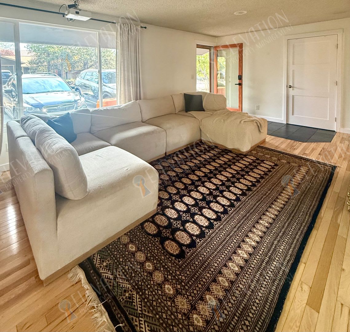 Charming Single-Story 3-Bedroom Ranch – photo 2