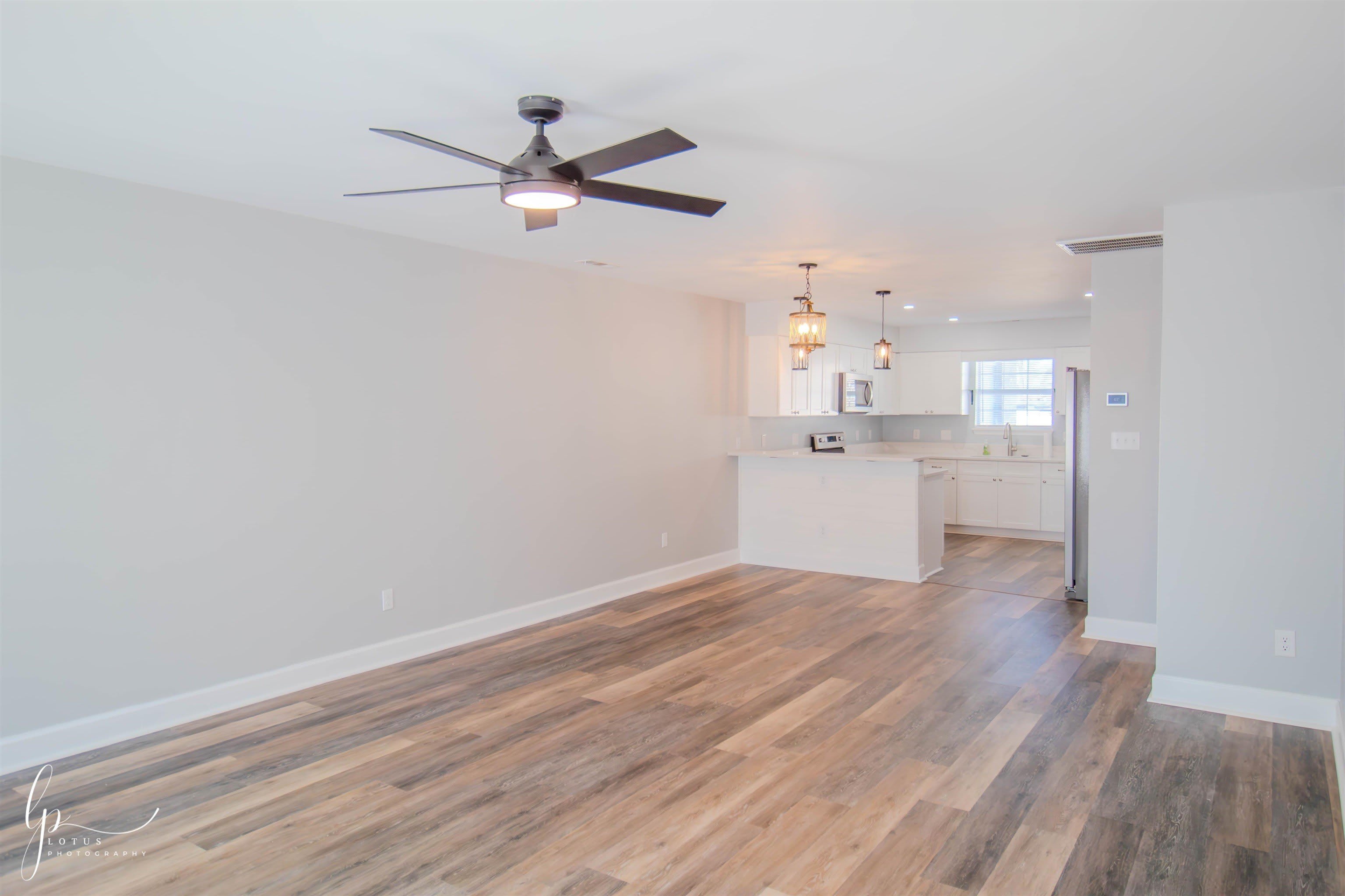 4271 Parkway Ln – photo 2