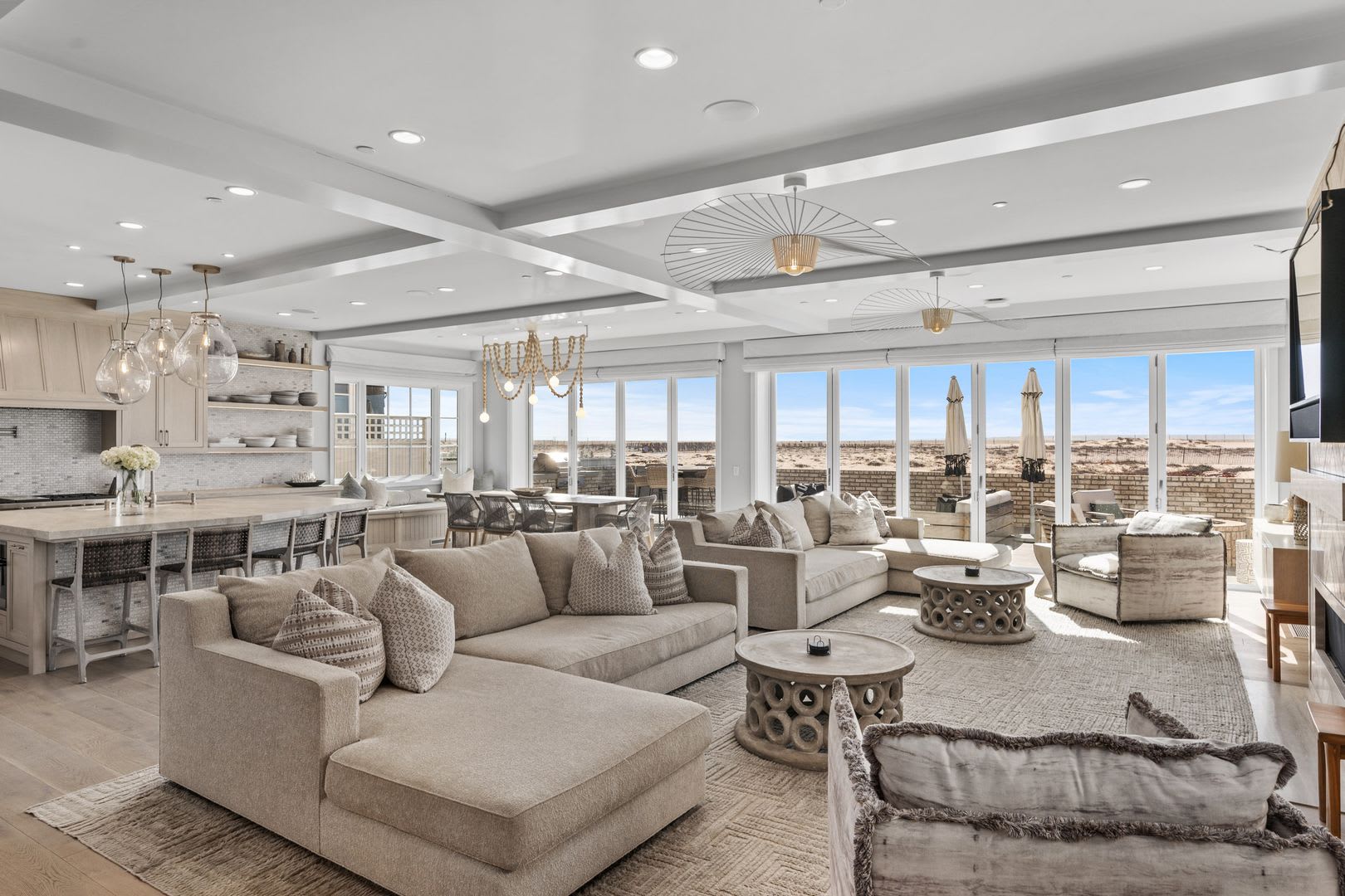 Exquisite Beachfront Luxury On Balboa Peninsula Double Lot – photo 4
