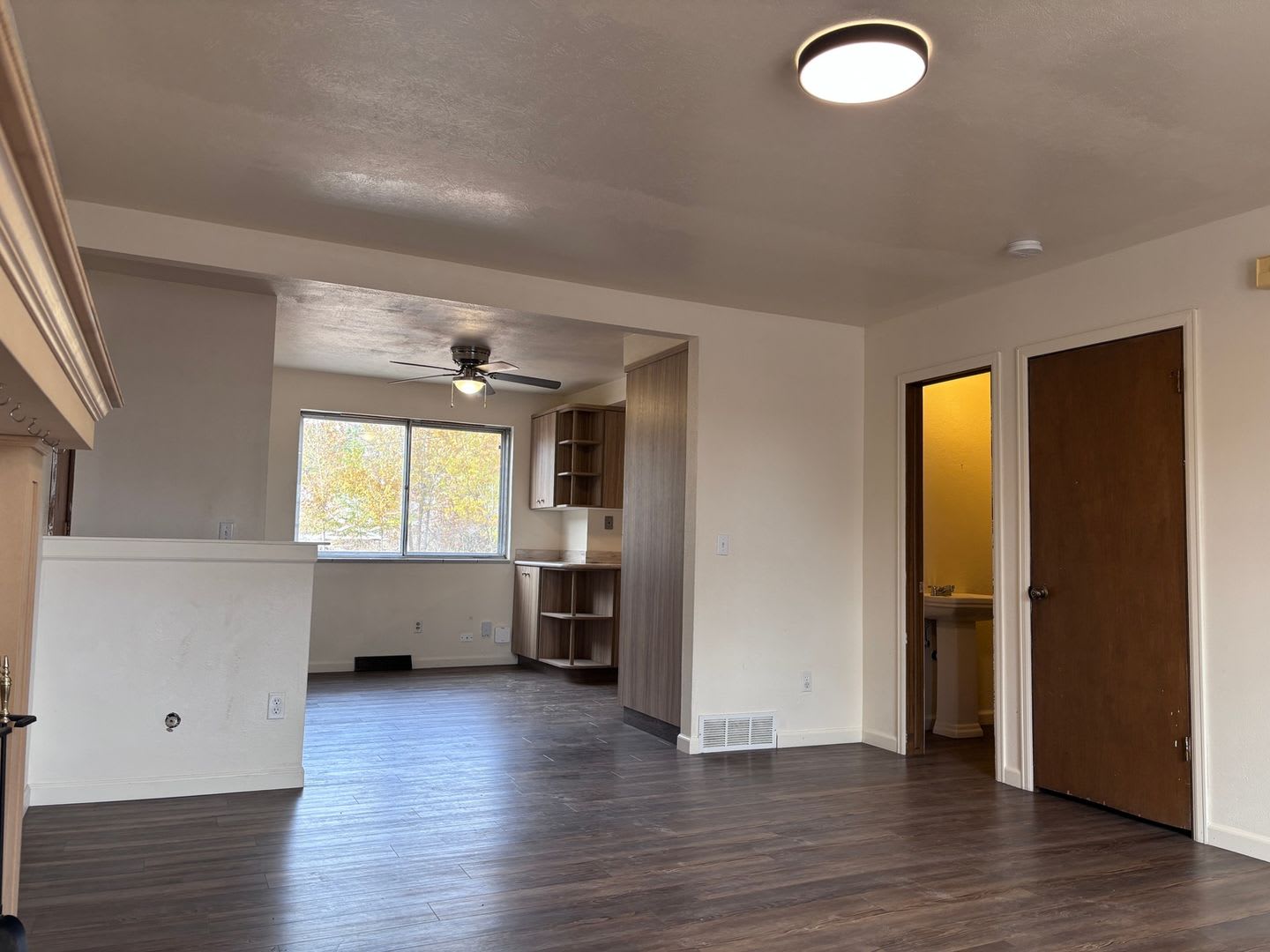 HUGE 4B/3b house on .4 acre lot. 3300sqft with oversize 2 car garage. – photo 5