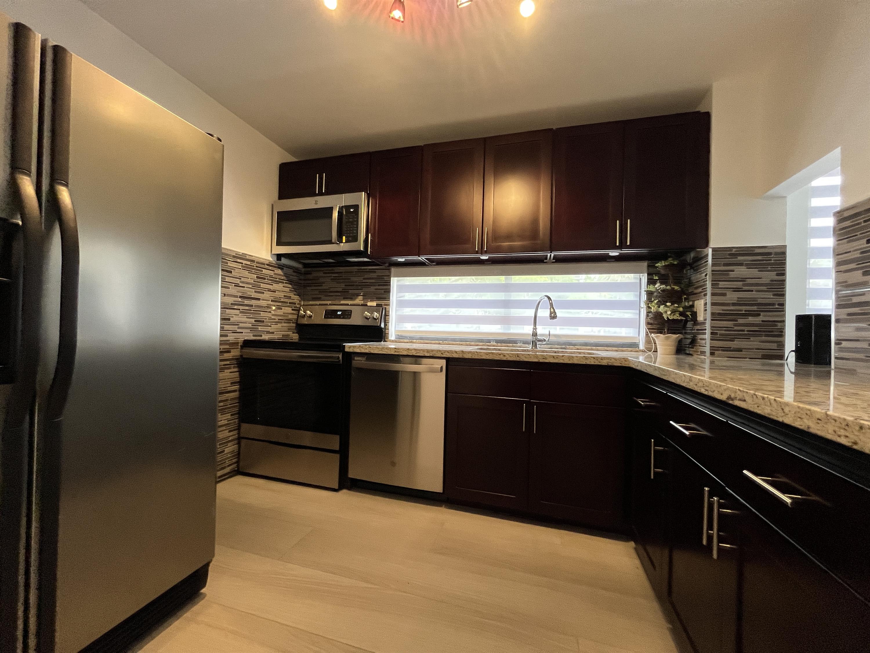 16919 North Bay Road #108 – photo 2