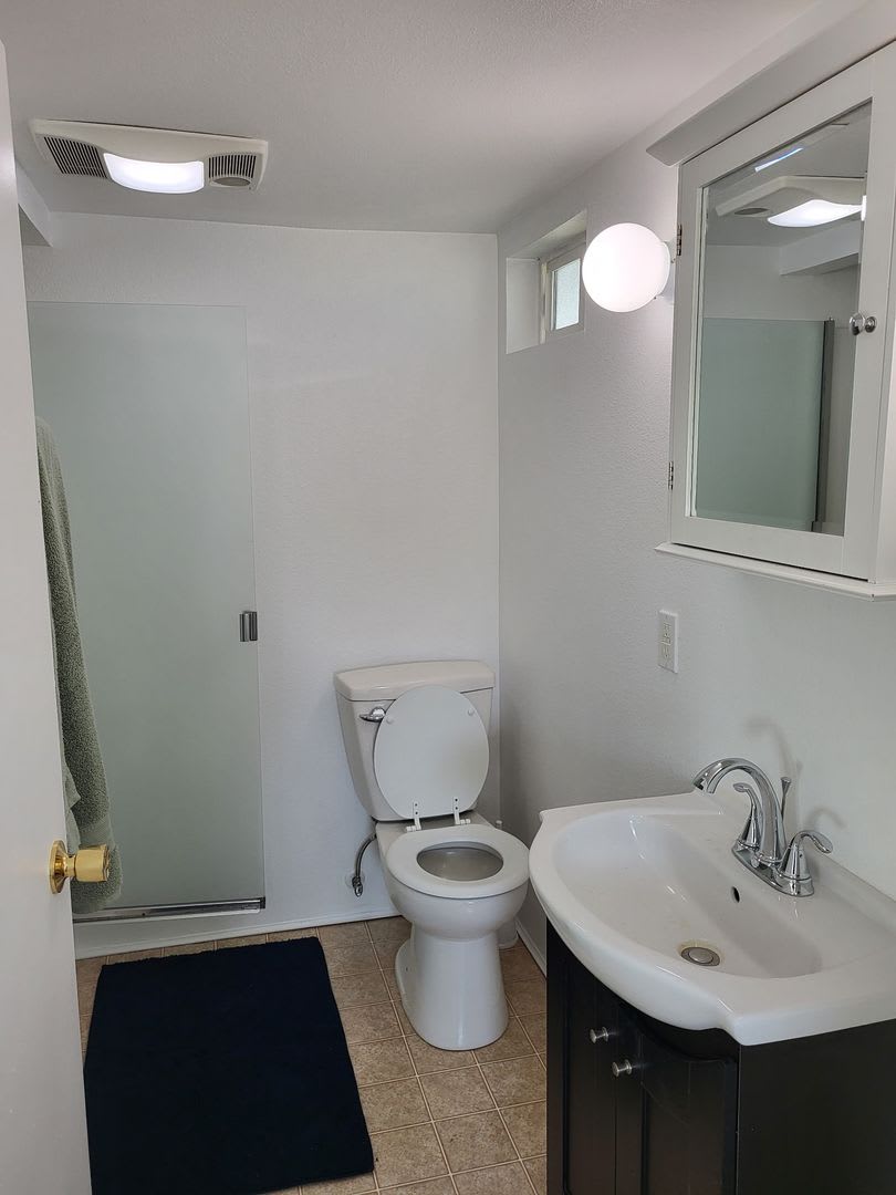 Charming Fully Furnished 1-Bedroom Home – All Utilities Included! – photo 2