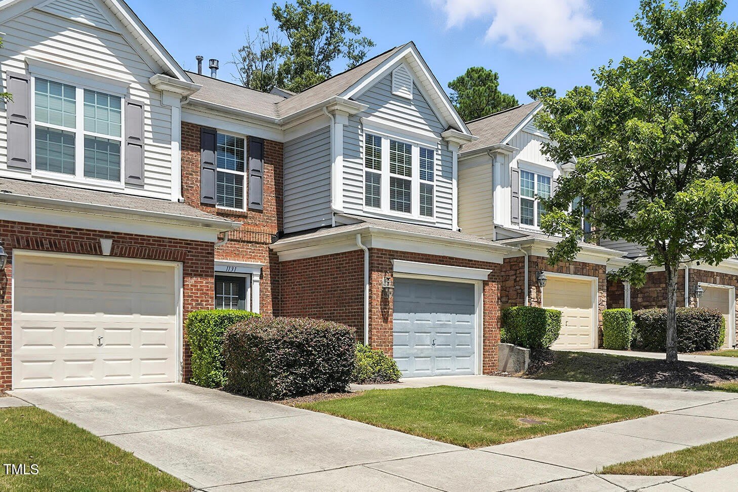 1131 Kingston Grove Drive – photo 2