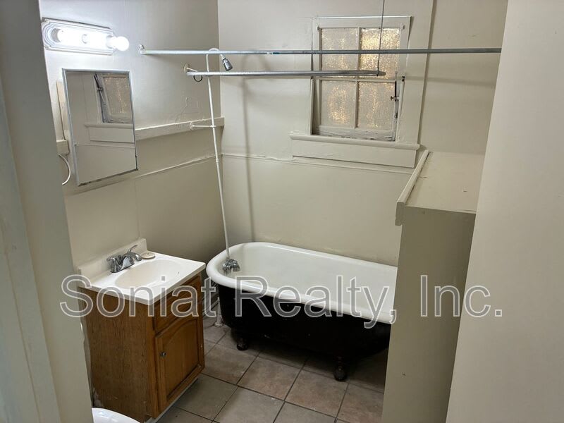 1910 Dublin Street – photo 4