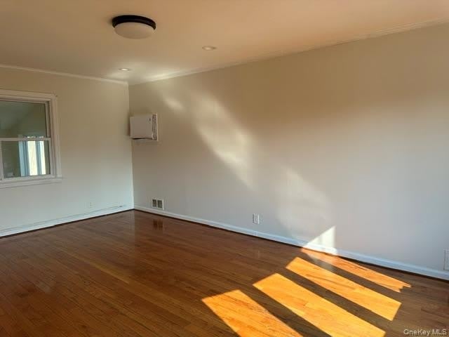 410 Herricks Road – photo 3