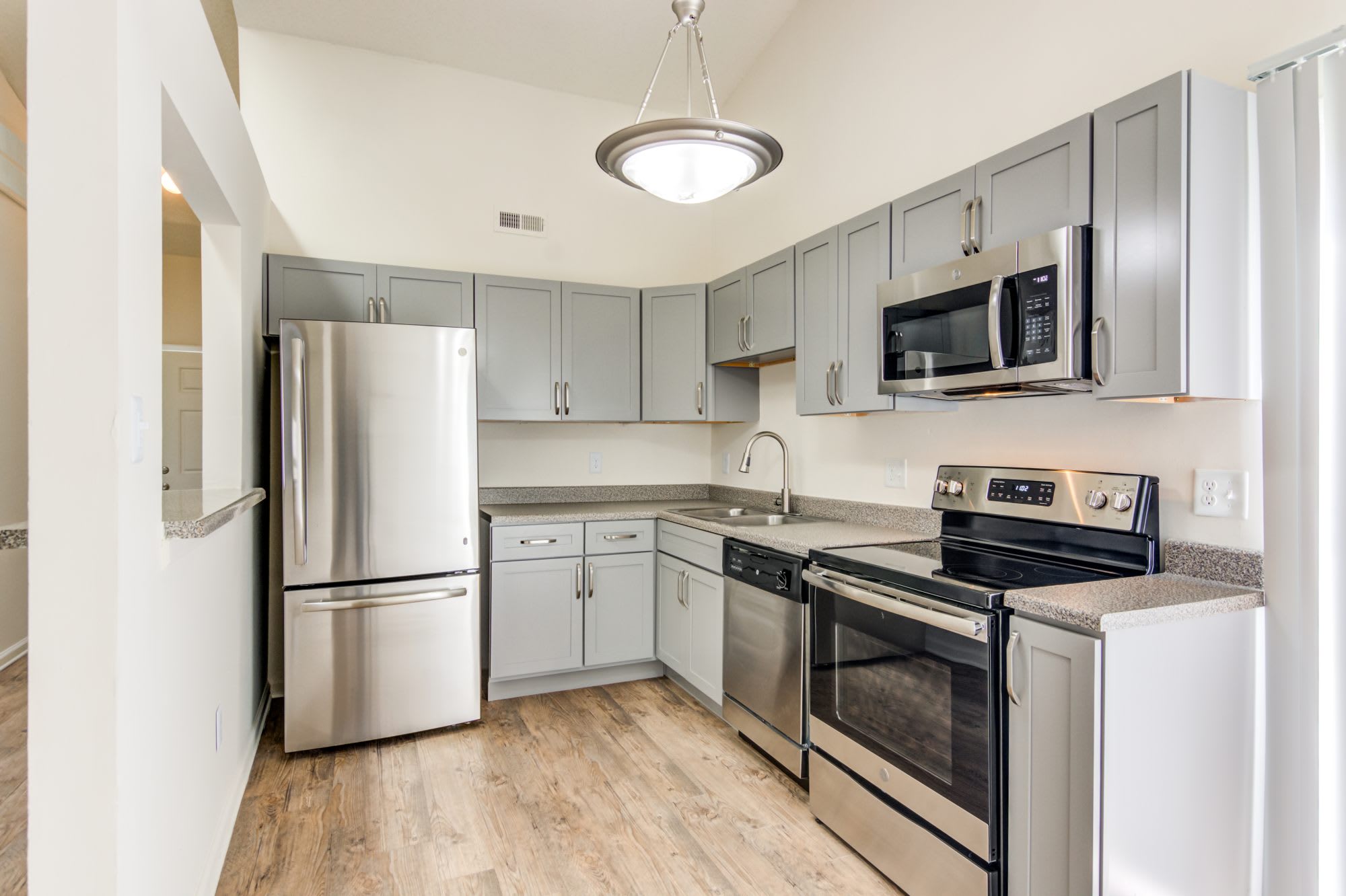 Seawall Apartments & Townhomes – photo 2