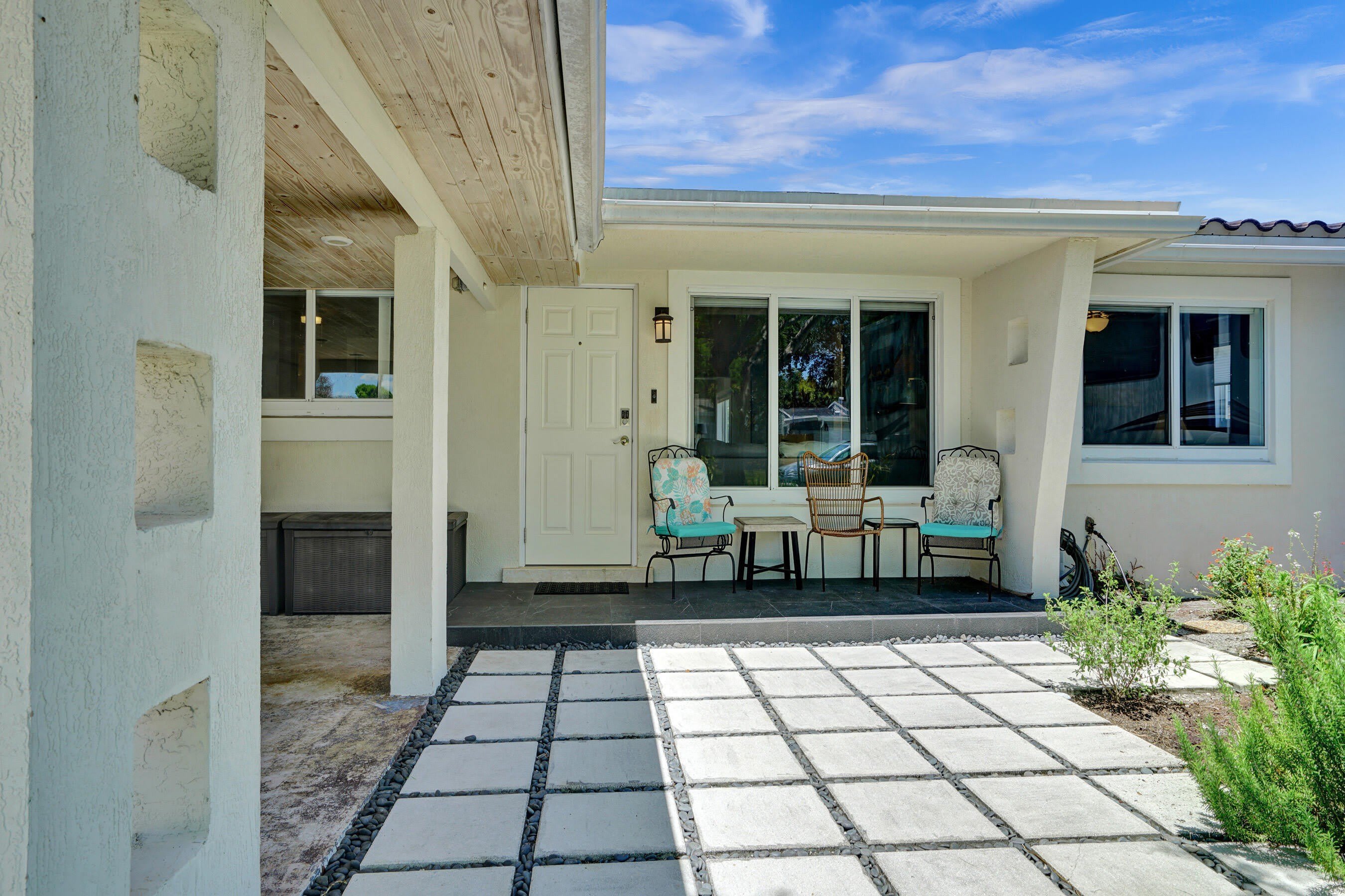 1041 SW 32nd Street – photo 2