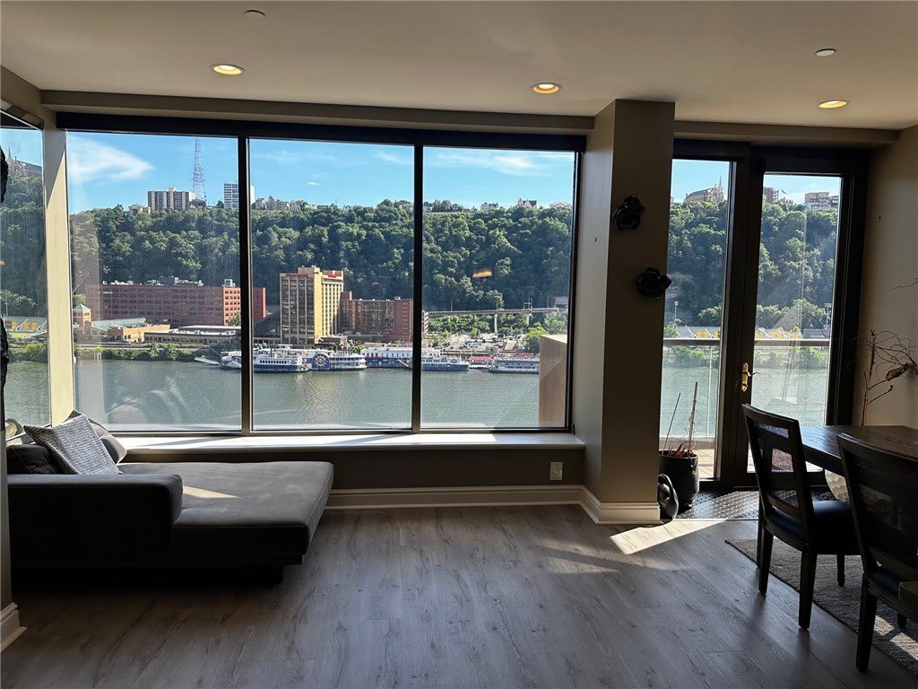 151 Fort Pitt Blvd – photo 2