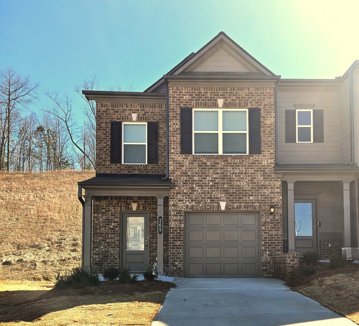 Like-New End-Unit Townhome – photo 1