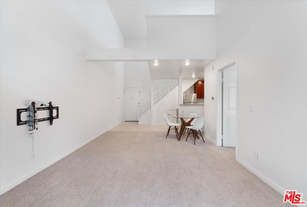 5530 Owensmouth Ave – photo 5