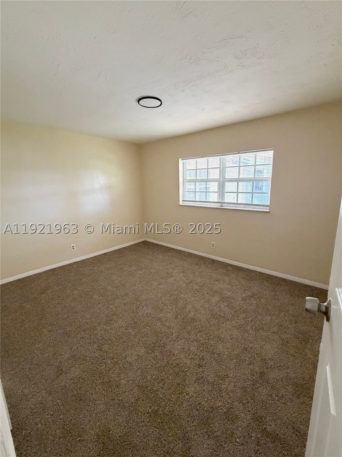 1320 SW 11th Ave – photo 5