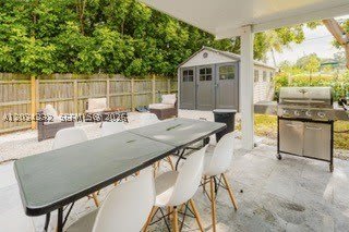1754 SW 28th Ter – photo 3