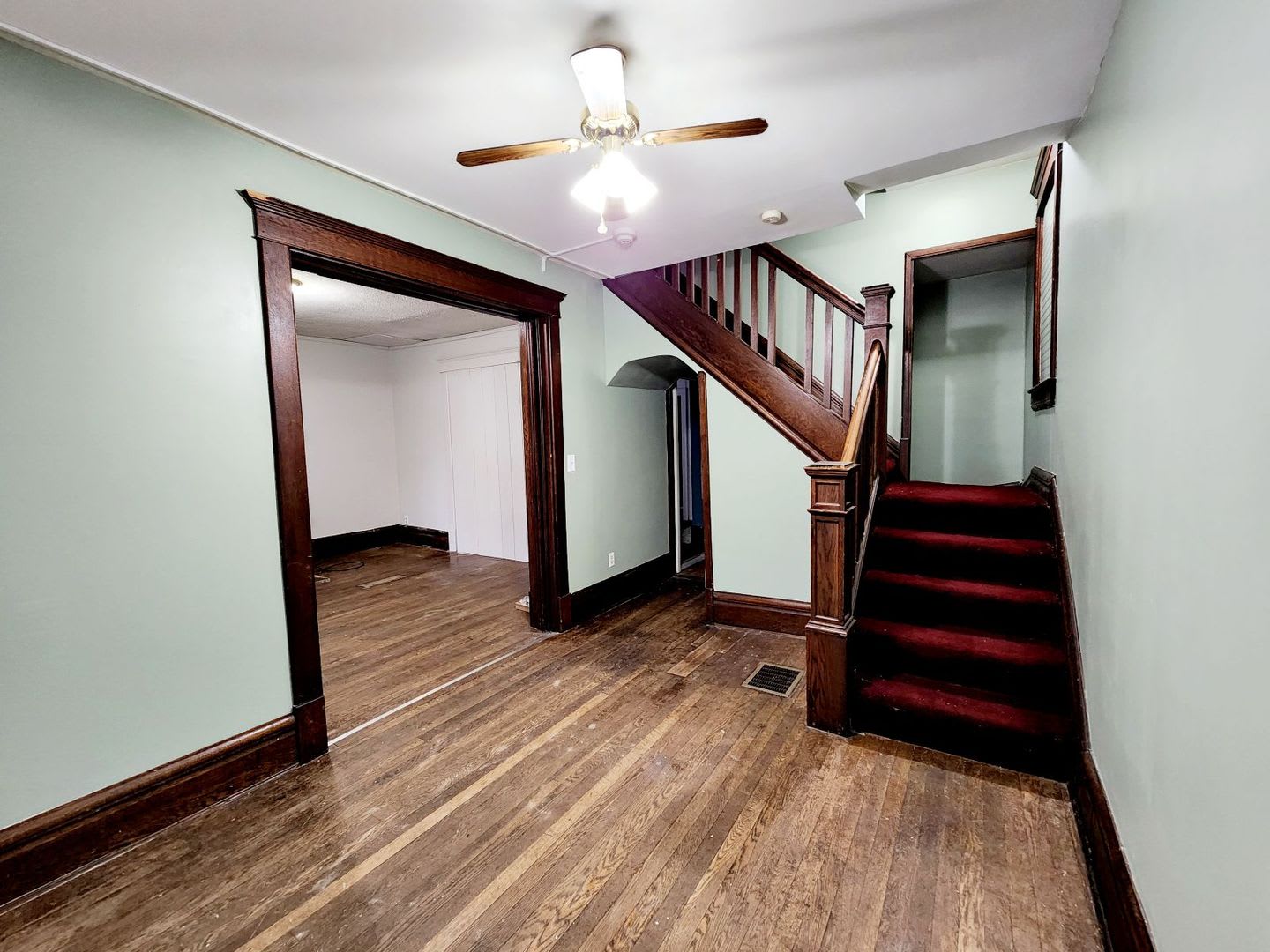 5 Bedroom/ 2 Bathroom House – photo 4
