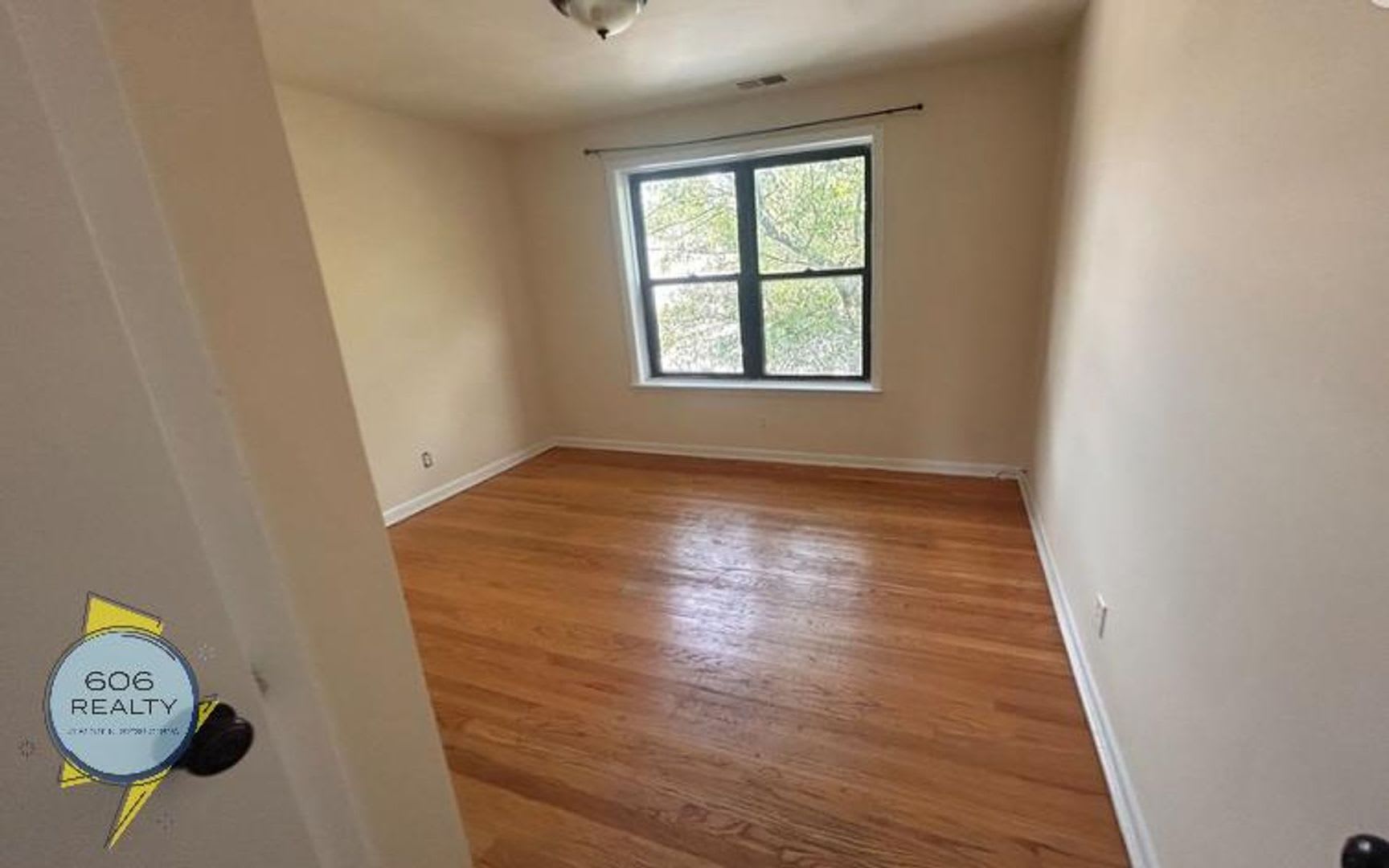 4811 W Warwick – photo 2