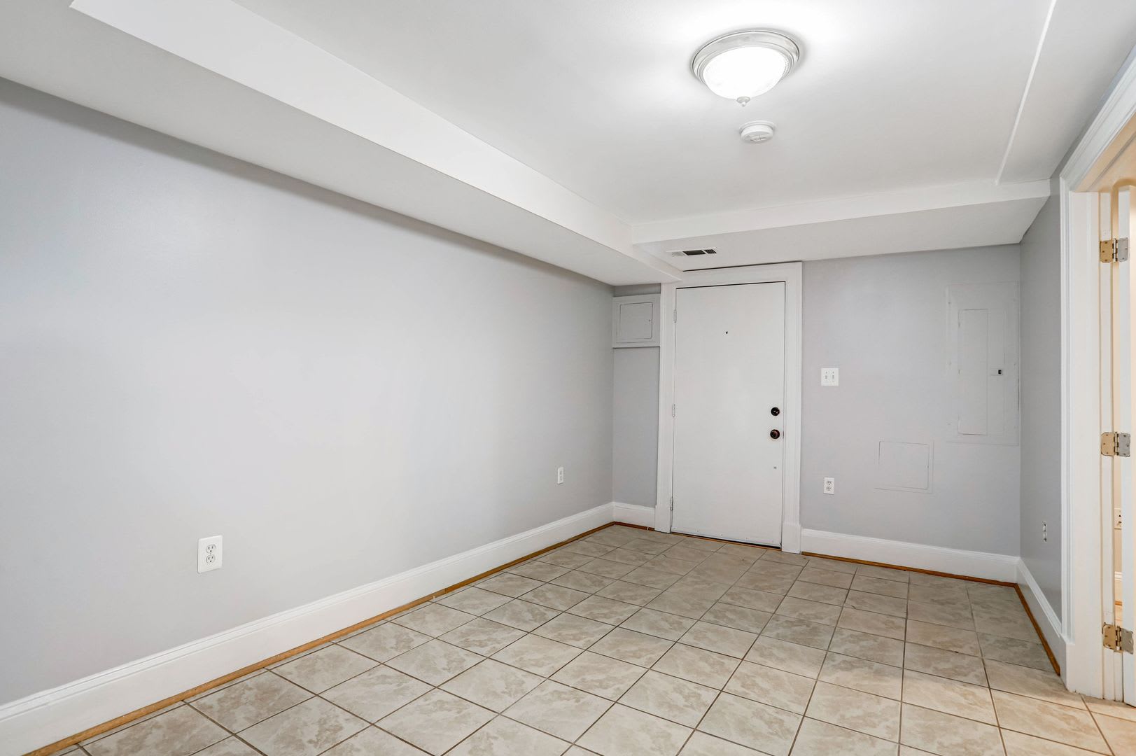 2Br Basement Apartment Brightwood – photo 3