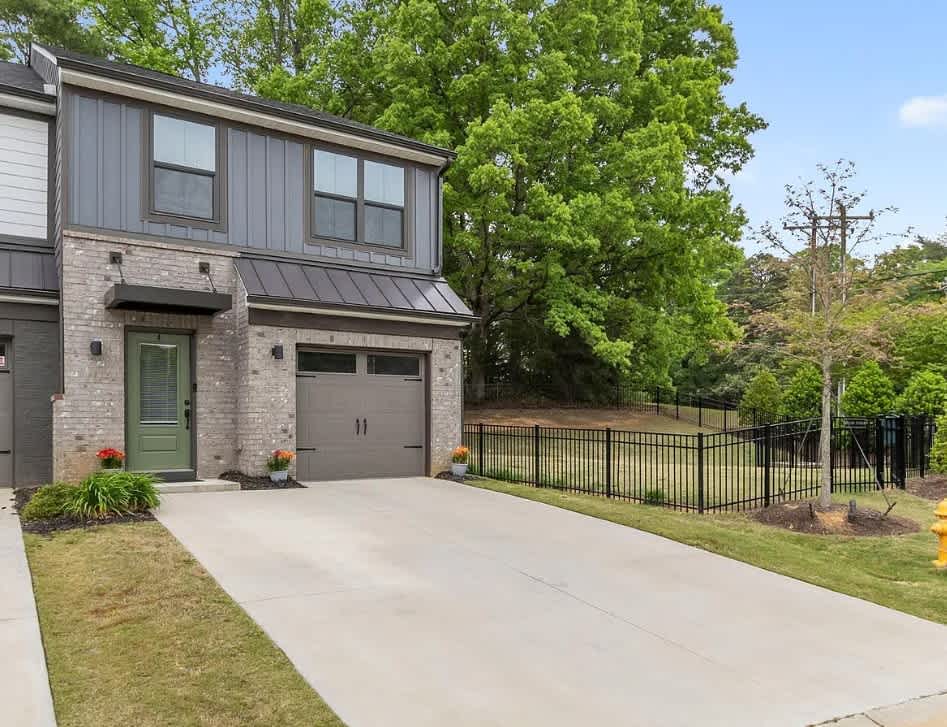 4 Connaught Court – photo 1