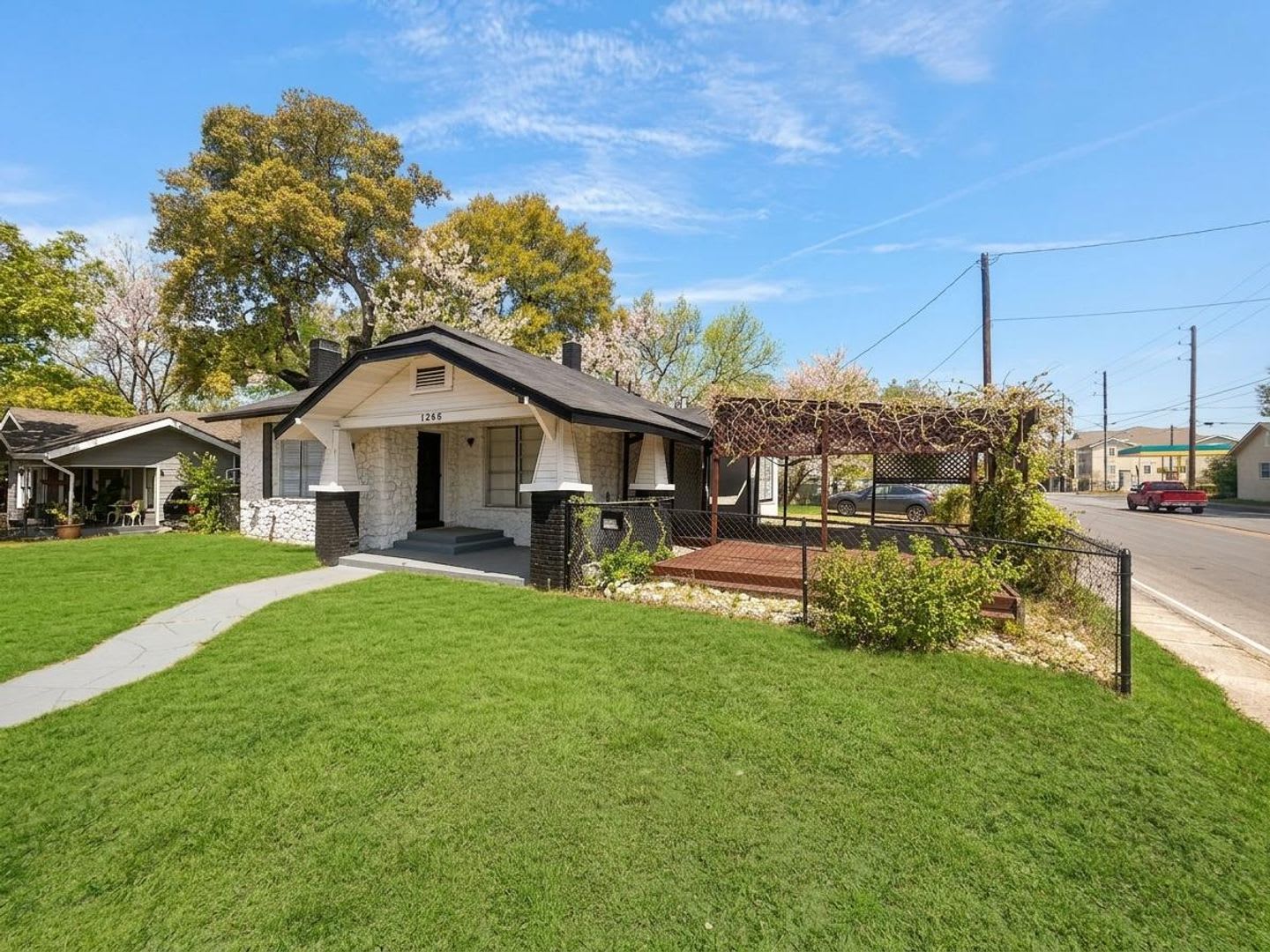 1245 Kayton Avenue – photo 2