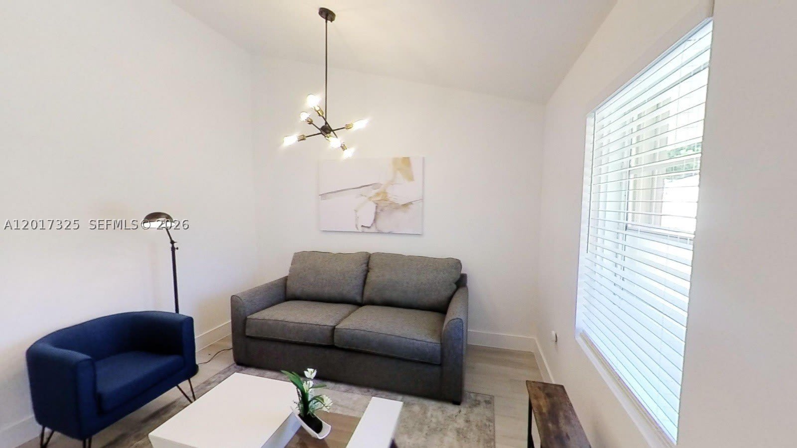 840 SW 7th St – photo 1