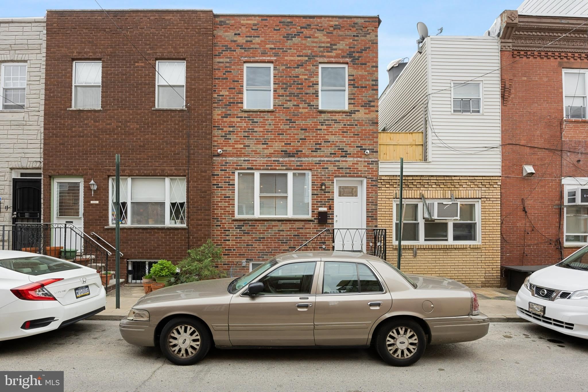 2445 S ROSEWOOD Street – photo 1