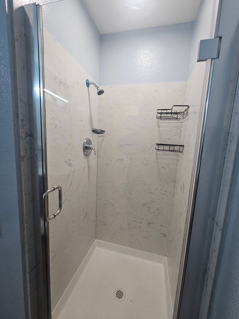 3 Bedroom 2 Bathroom Sunny Updated Home Near Community Park – photo 2