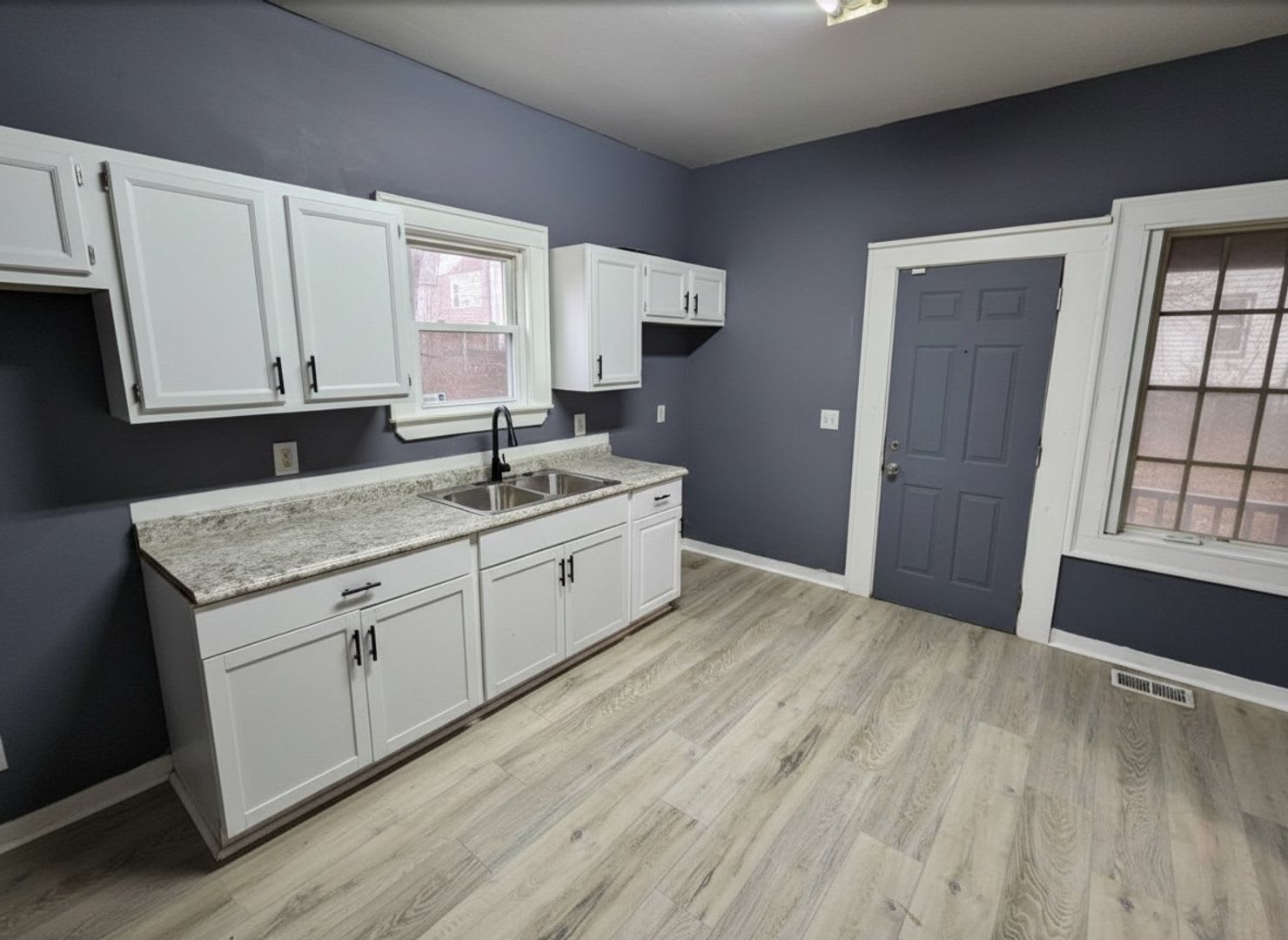 Beautiful 4-Bedroom Family Home – $200 Move-In Special + 13-Month Lease Bonus! – photo 2