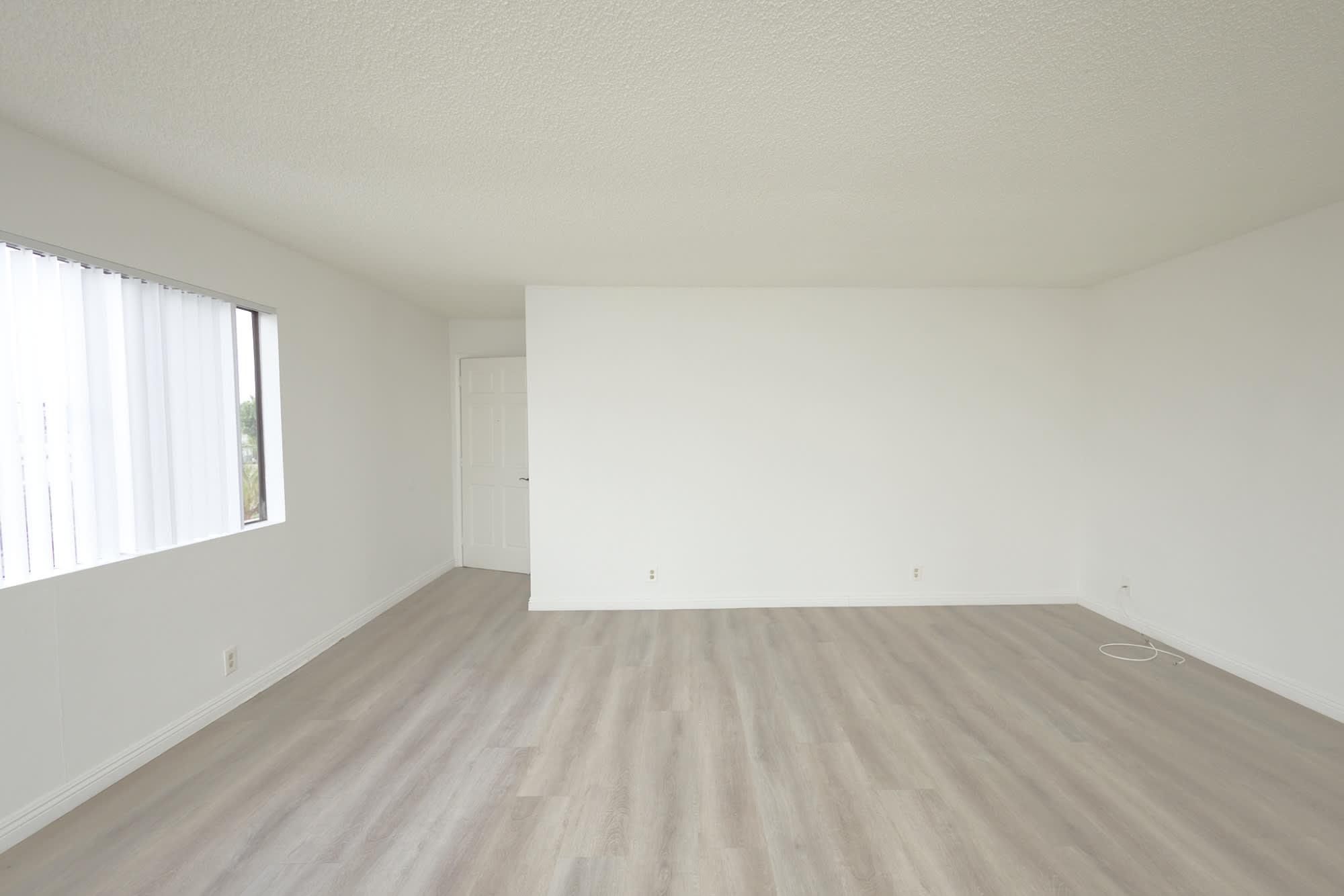 1406 N. Serrano – photo 3