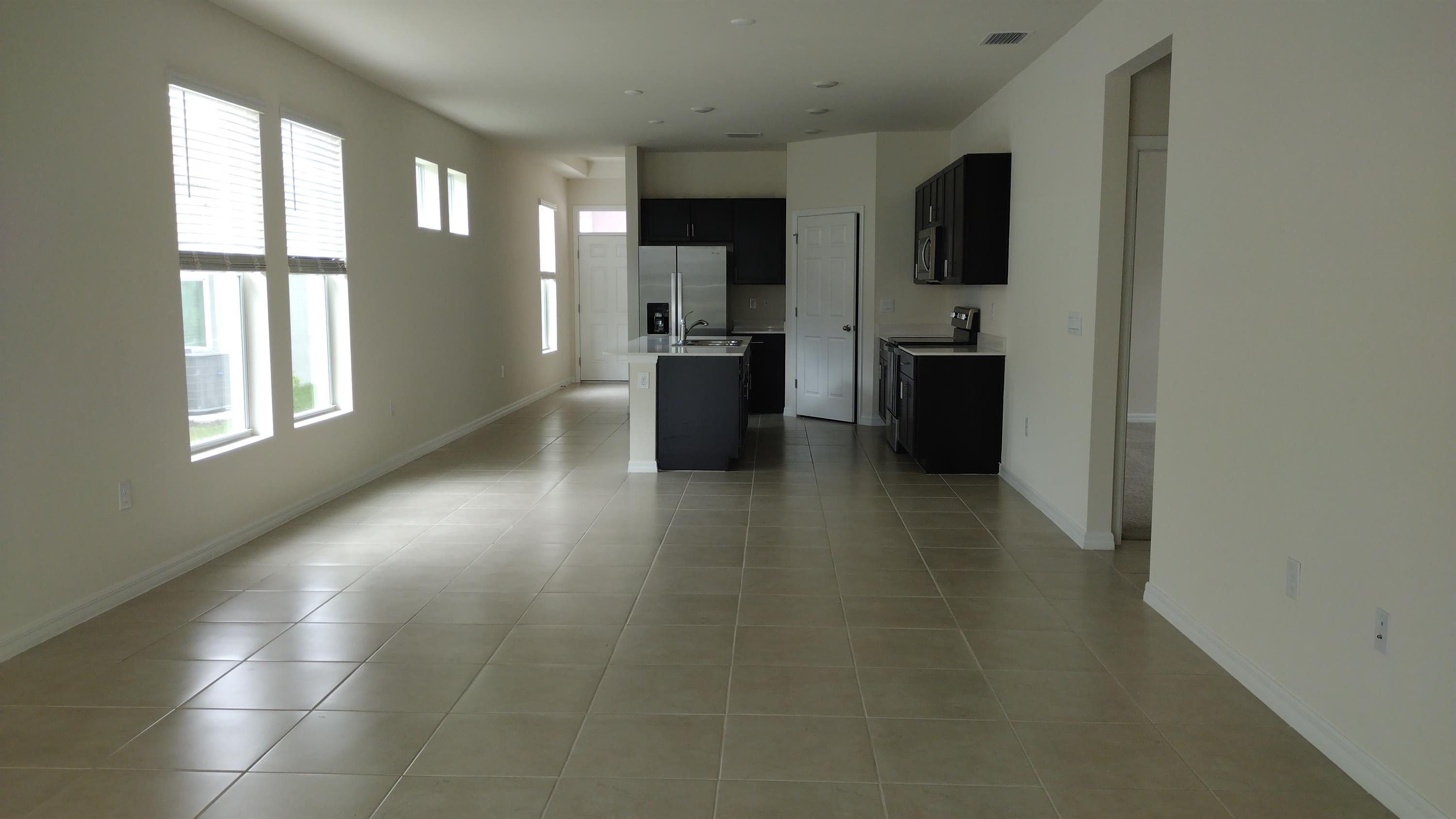 816 Friendship Circle – photo 2