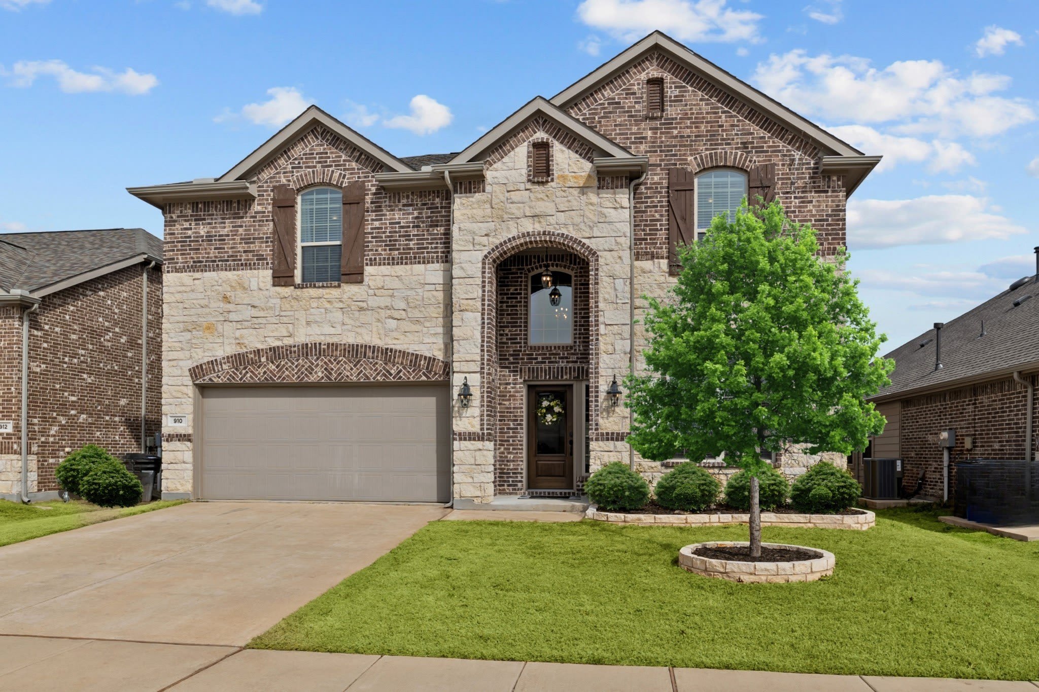 910 Black Hawk Drive – photo 1