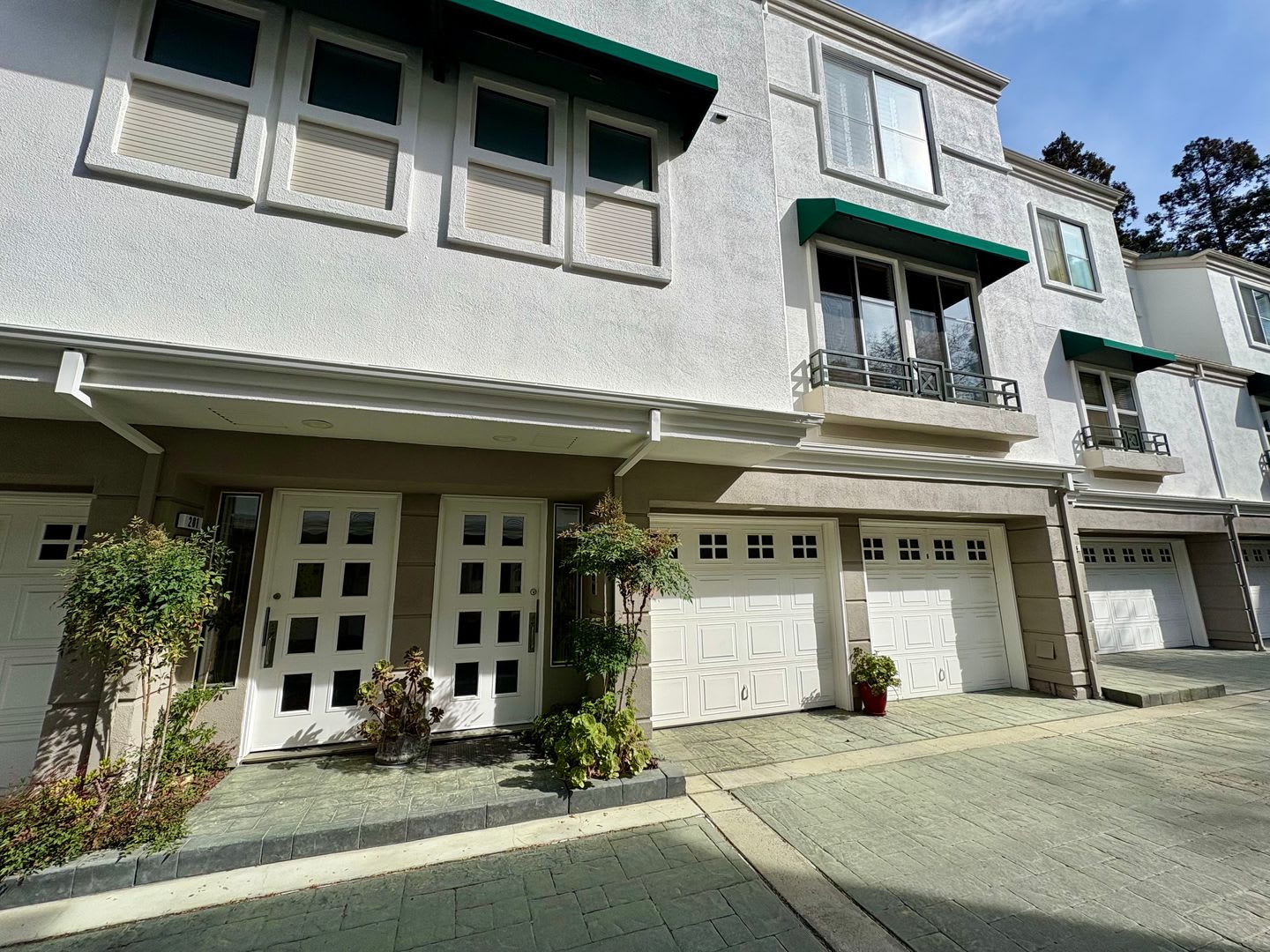 Convenient And Private Silicon Valley Townhouse – photo 1