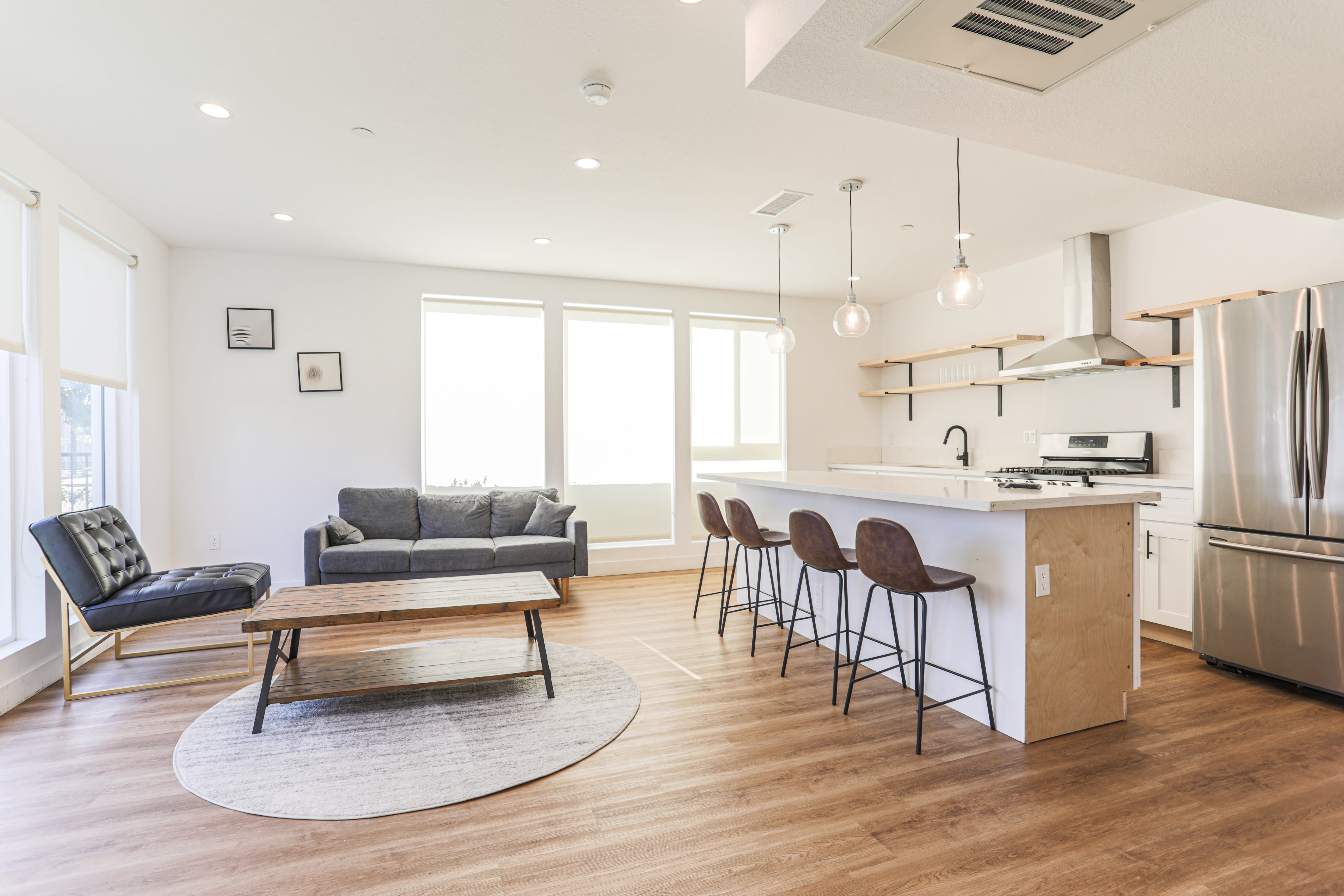 1651 W 37th Pl – photo 2