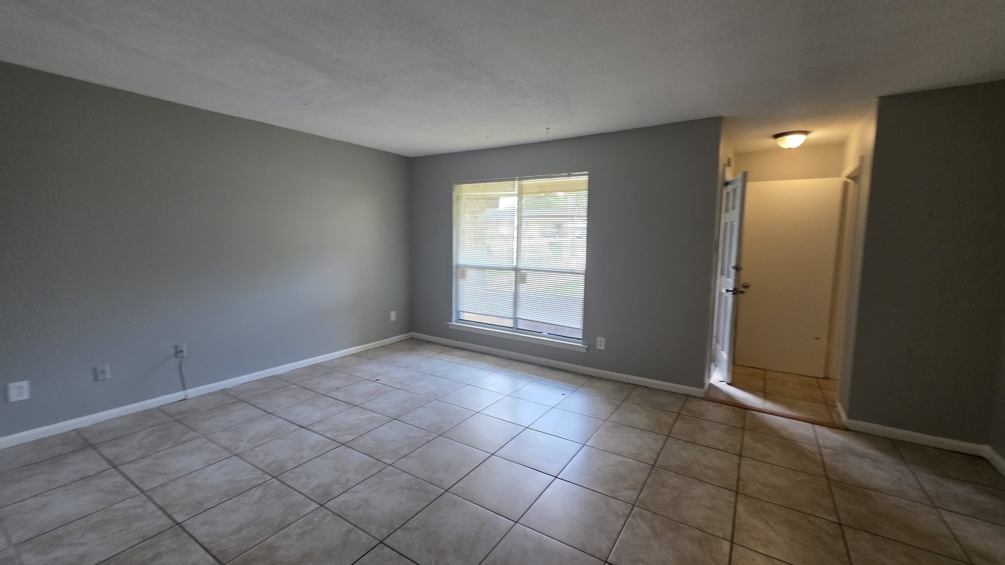 2087 Saint James Dr – photo 2