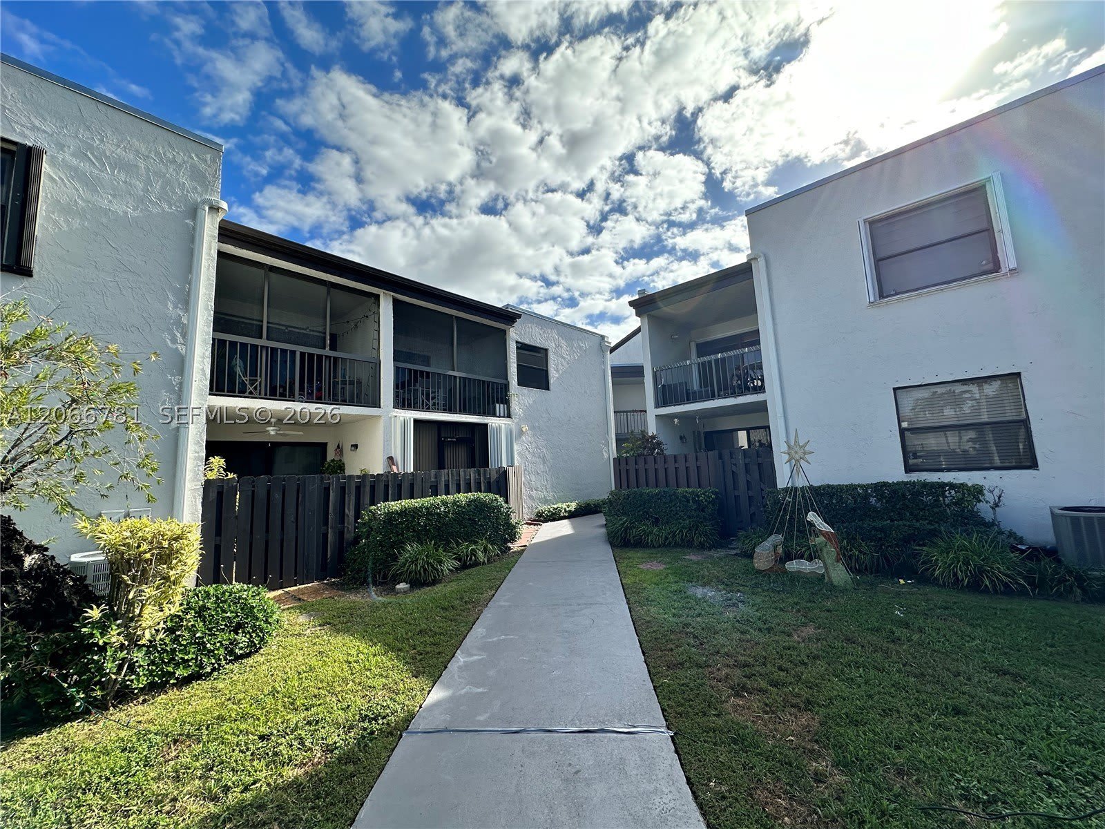 9427 Fontainebleau Blvd – photo 1