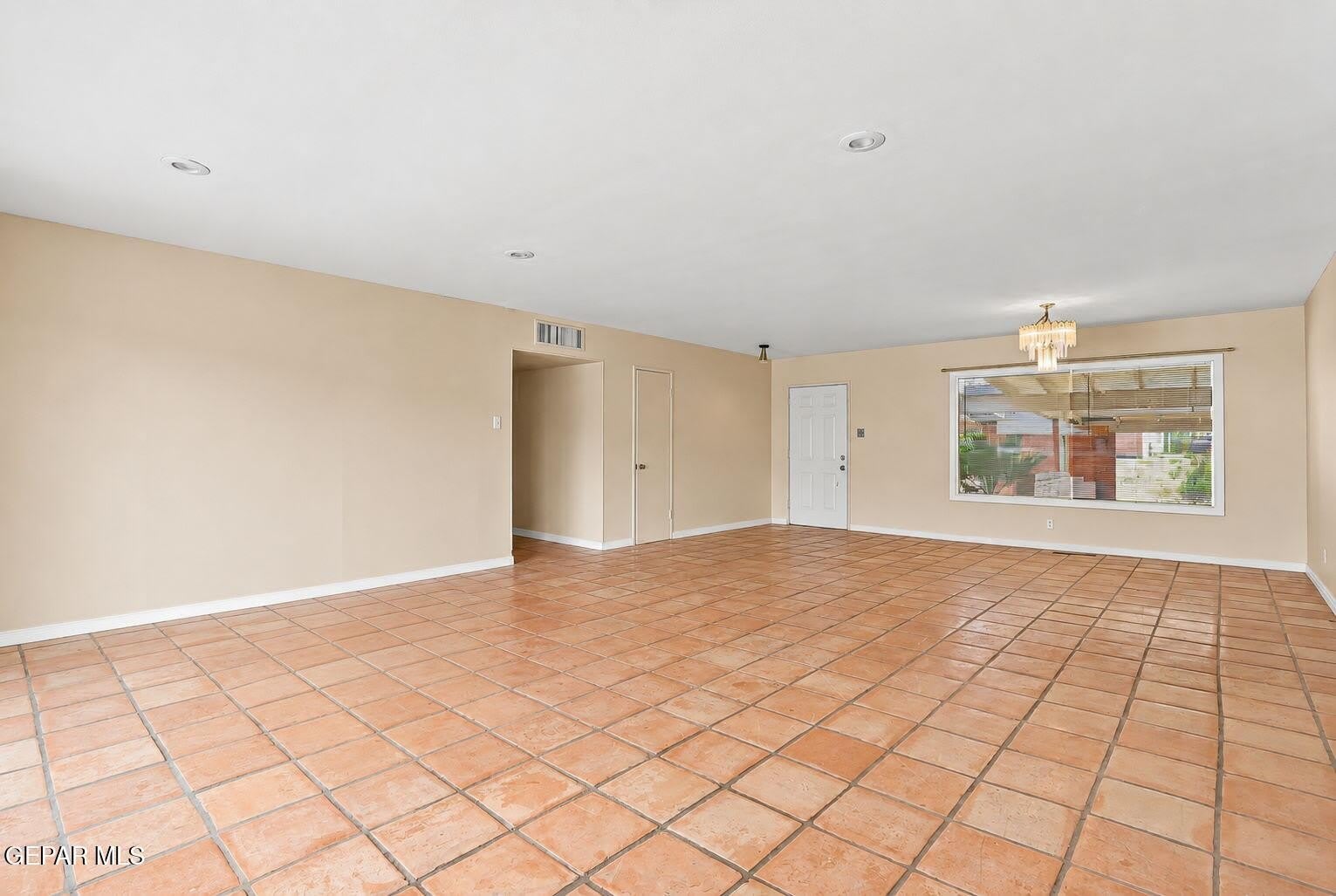 4233 HAMPSHIRE Lane – photo 5