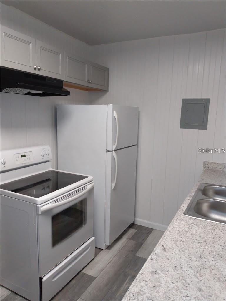 110 ORANGE Avenue – photo 4