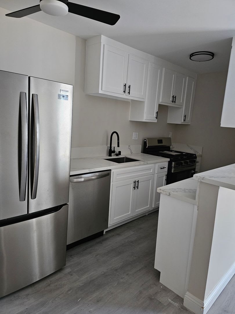 Las Palmas Apartments – photo 2