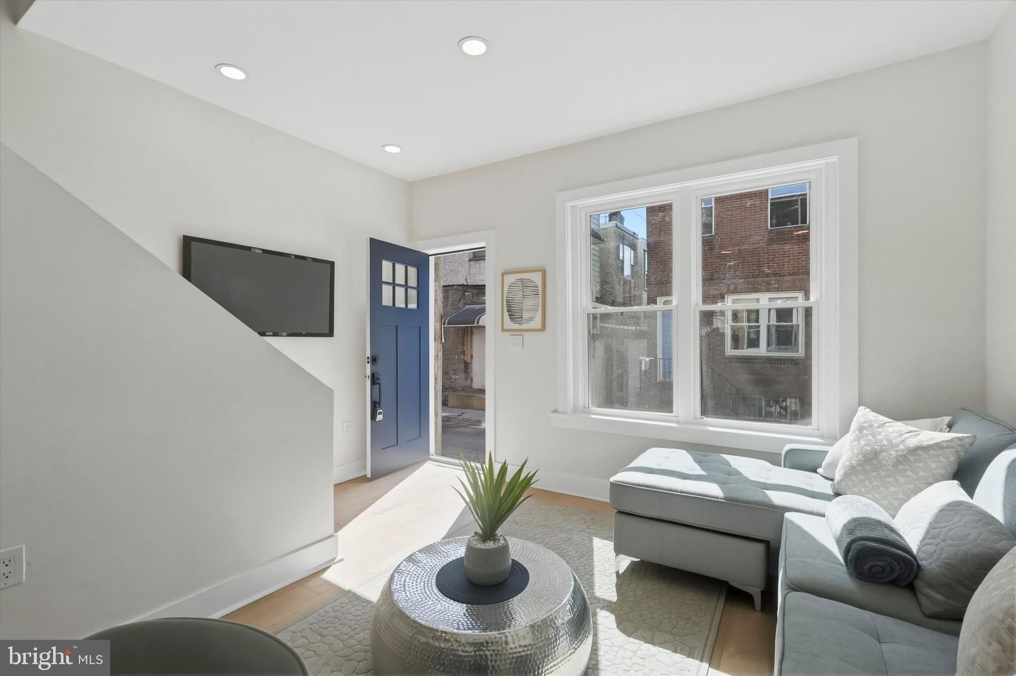 2345 S BANCROFT Street – photo 4