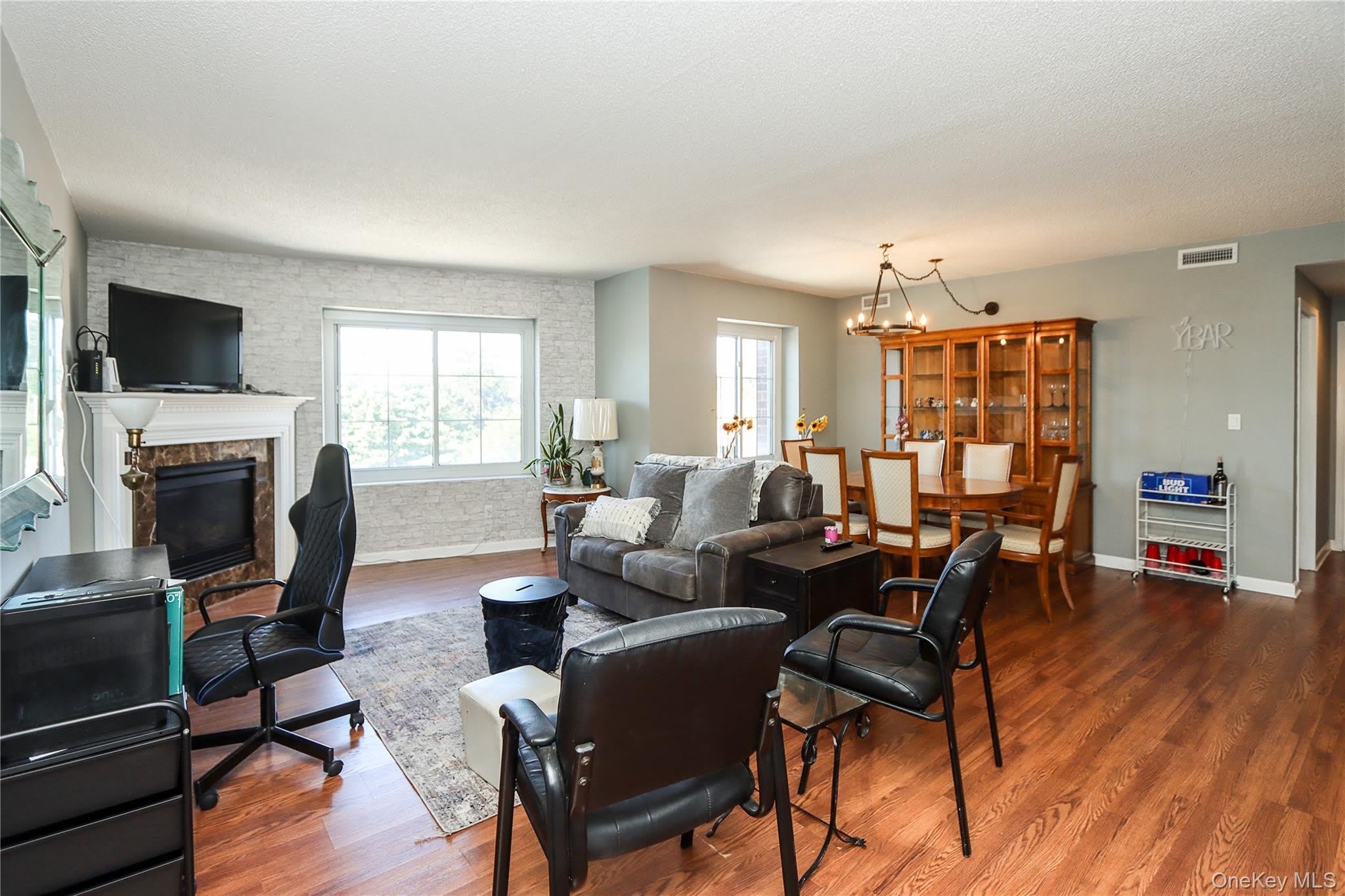 242 Maple Avenue – photo 2