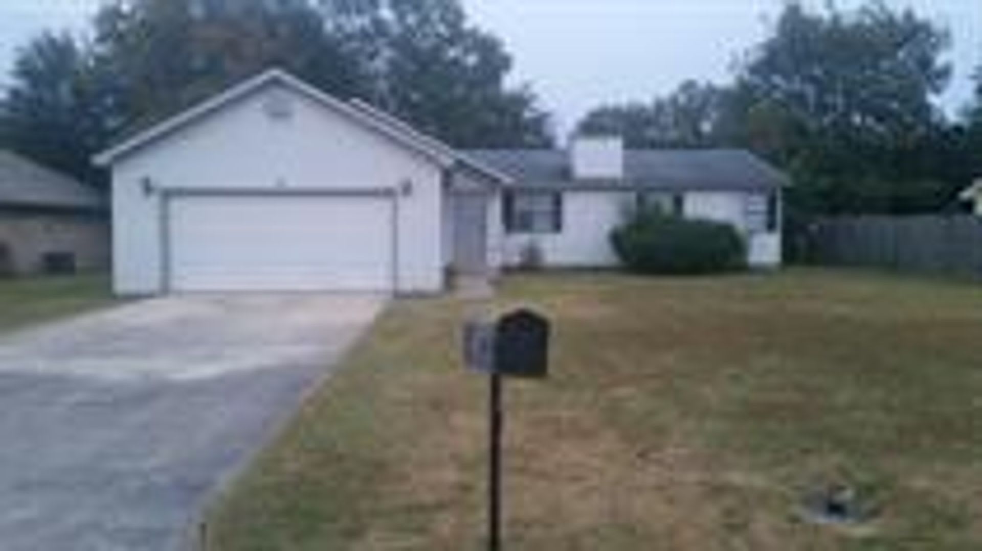 Coming Soon: Newly Renovated Cozy & Spacious 3 Bedroom Home with Garage and Private Backyard – photo 1