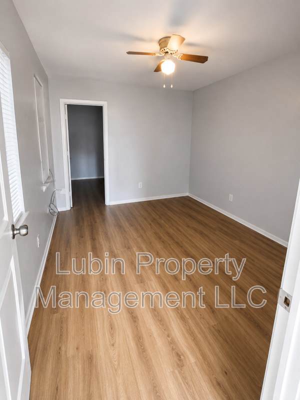 2455 Douglass Ave – photo 4