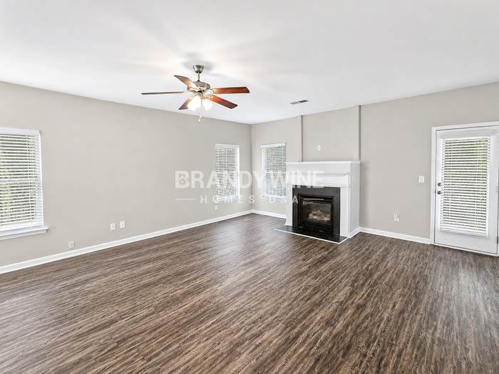 2456 Quincy Loop – photo 4