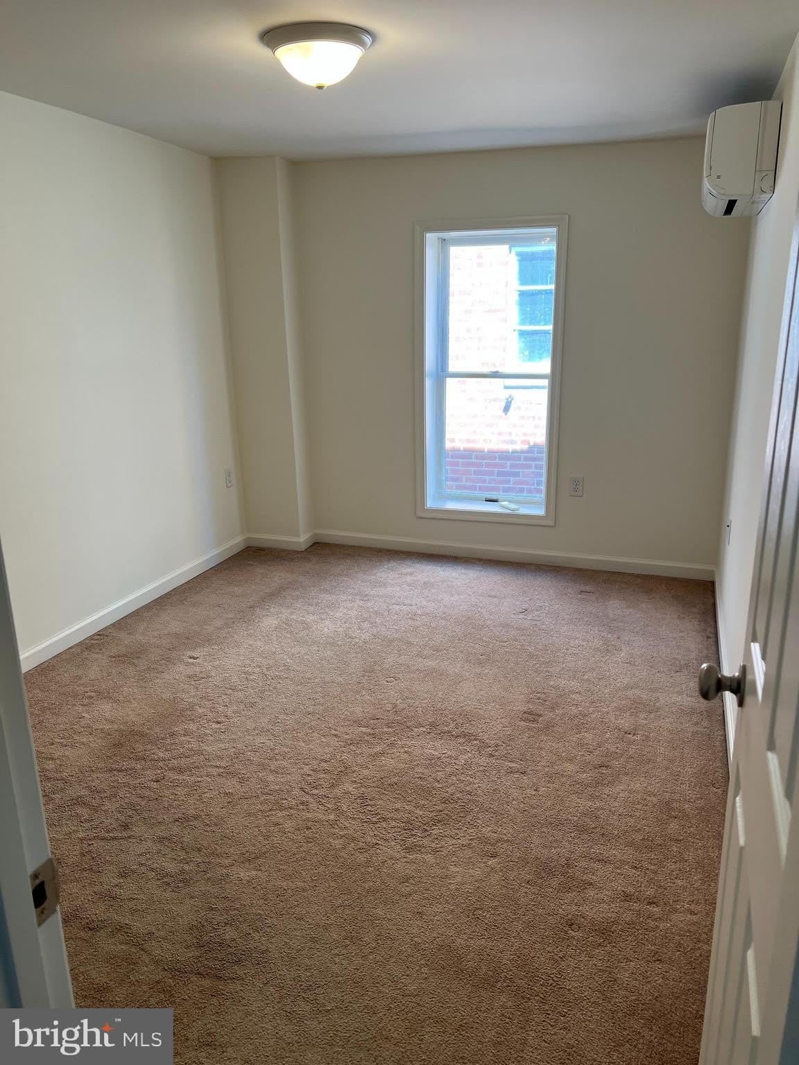 190 W KING Street – photo 5