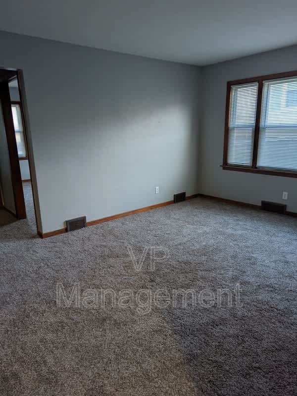 410 23Rd St – photo 3